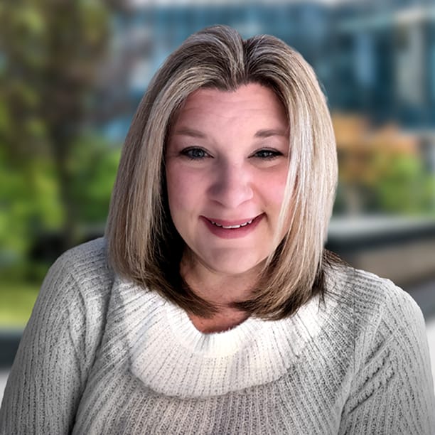 Professional headshot of Lindsey Owen